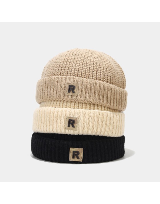 New stylish and comfortable knitted hat New stylish and comfortable knitted hat