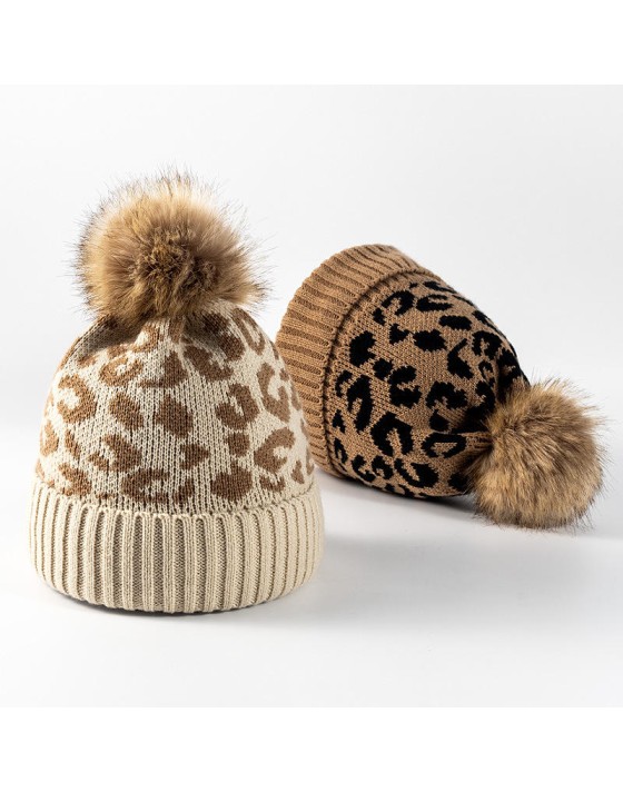Trendy leopard print pom-pom knit hat Trendy leopard print pom-pom knit hat