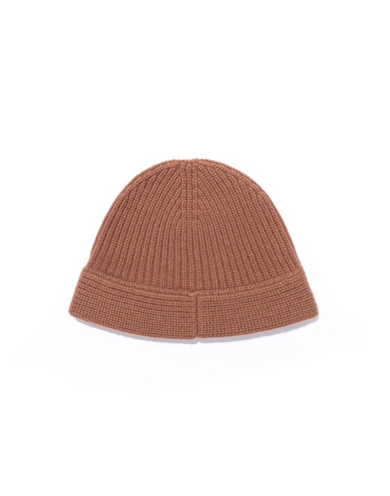 Round-top simple and comfortable knitted hat Round-top simple and comfortable knitted hat